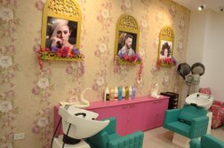 Selfie Unisex Salon in Indore